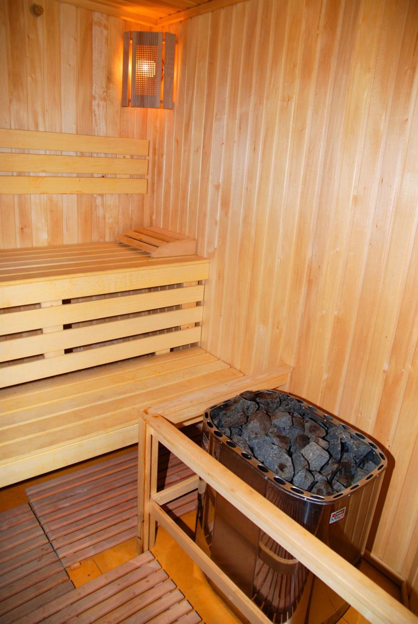 7 Days Hotel Kamyanets-Podilskyi Luaran gambar