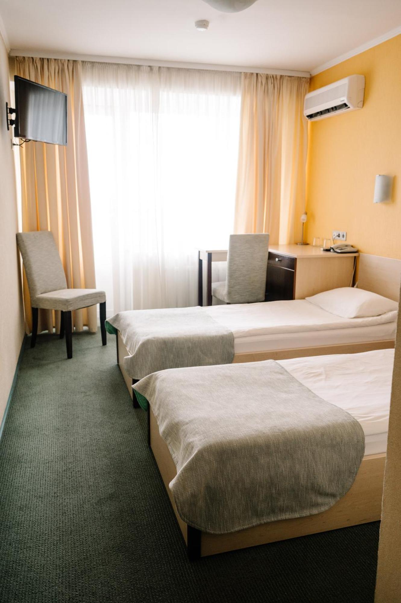 7 Days Hotel Kamyanets-Podilskyi Luaran gambar