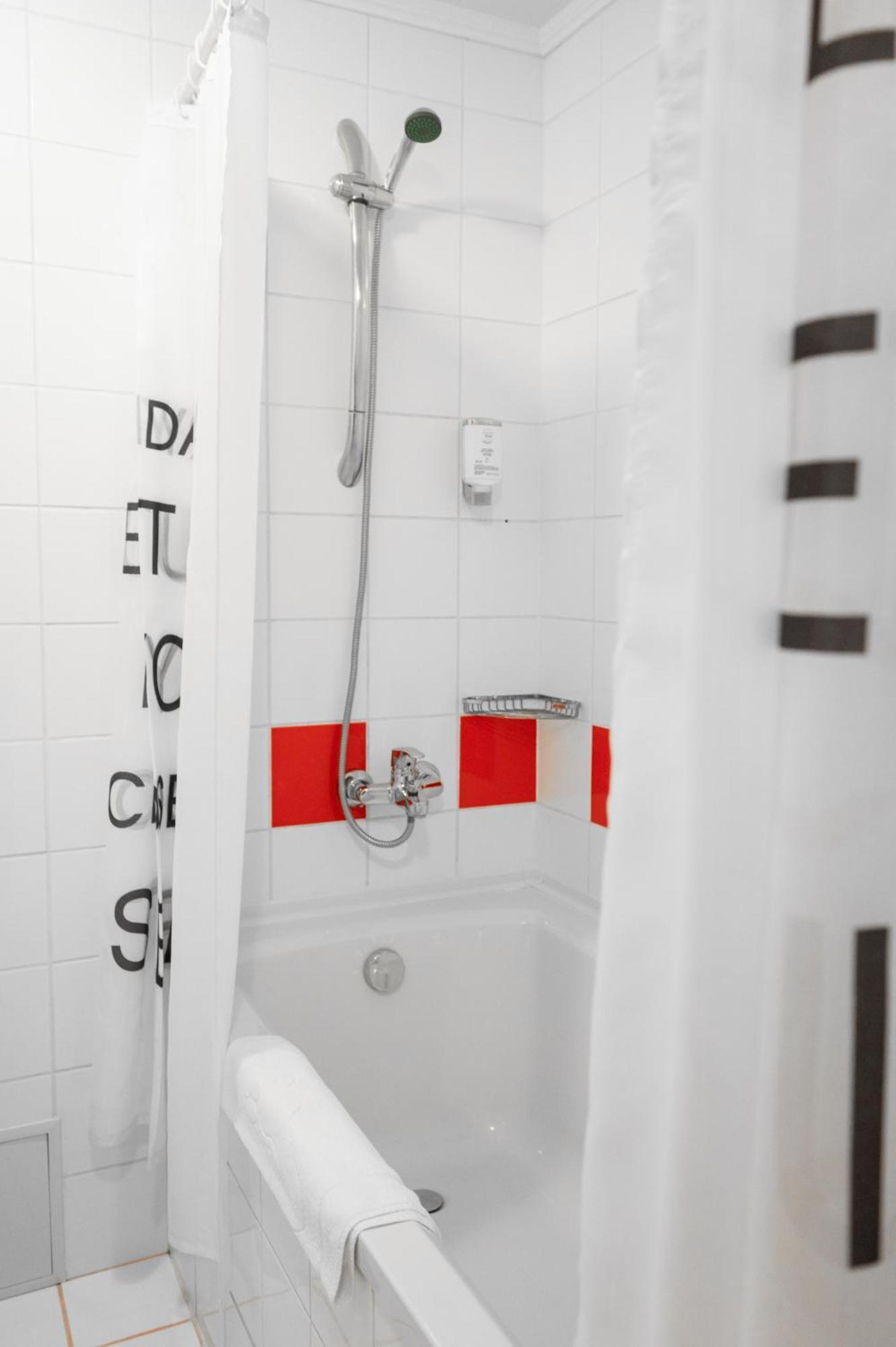 7 Days Hotel Kamyanets-Podilskyi Luaran gambar