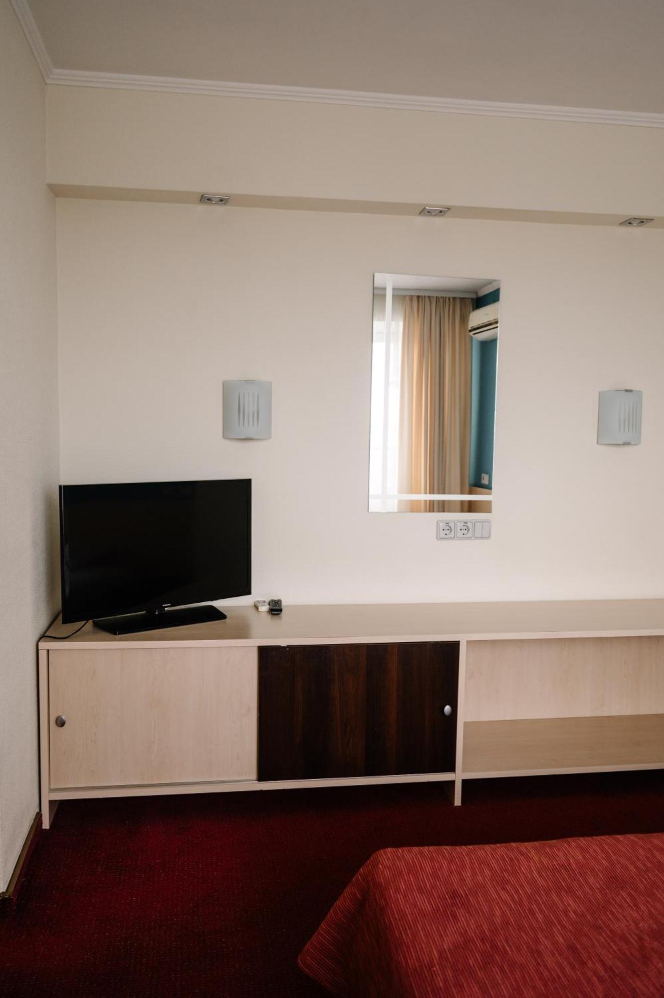 7 Days Hotel Kamyanets-Podilskyi Luaran gambar
