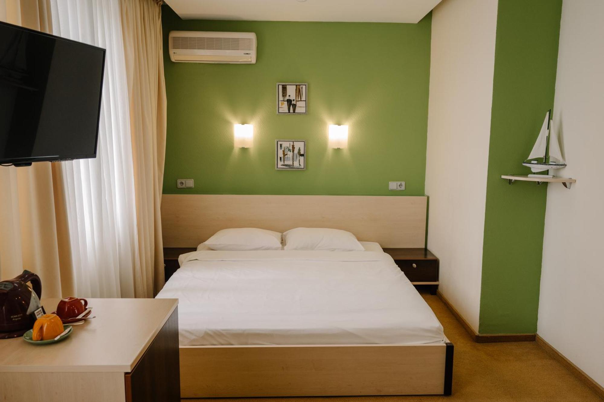 7 Days Hotel Kamyanets-Podilskyi Luaran gambar