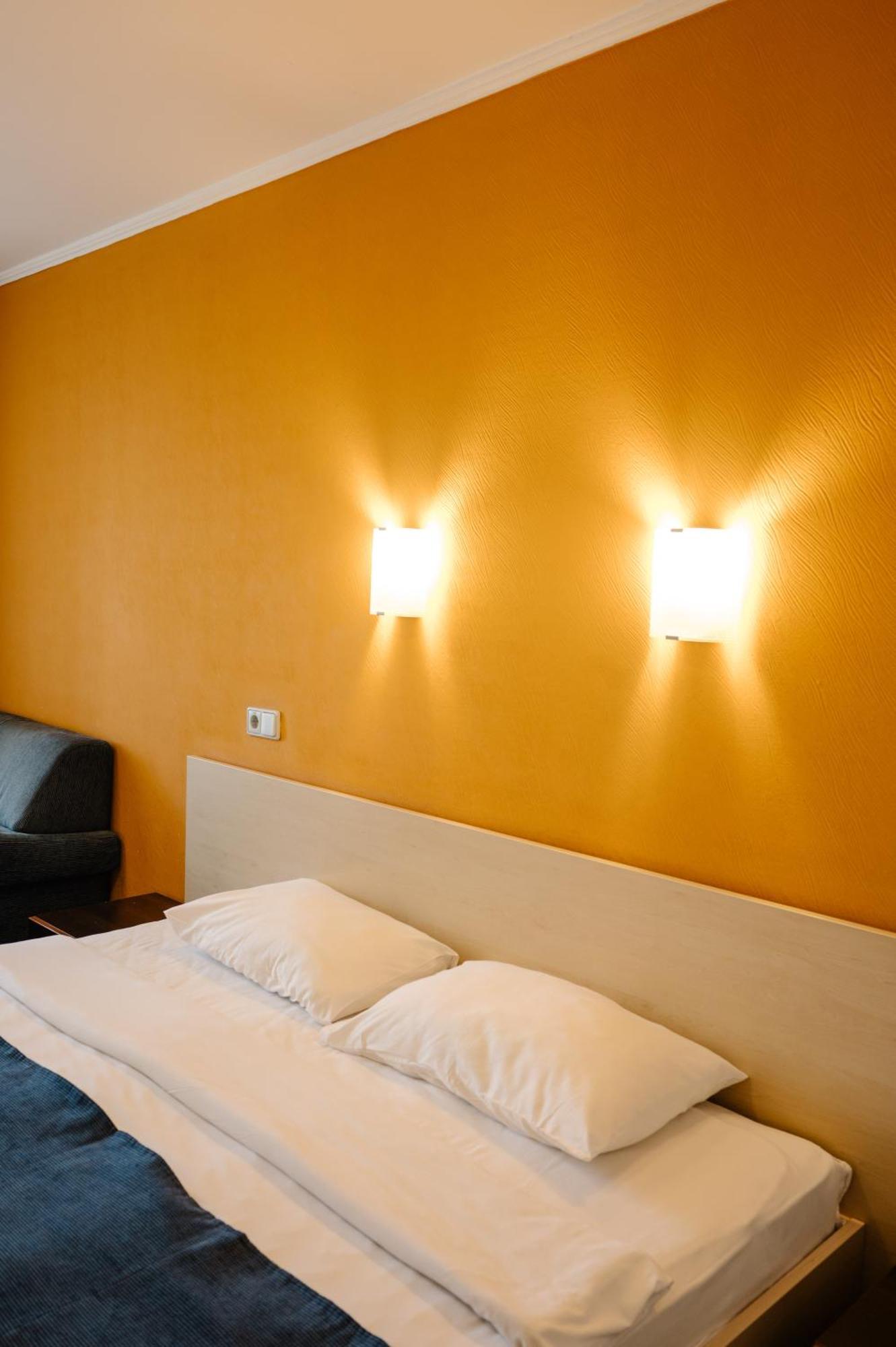 7 Days Hotel Kamyanets-Podilskyi Luaran gambar